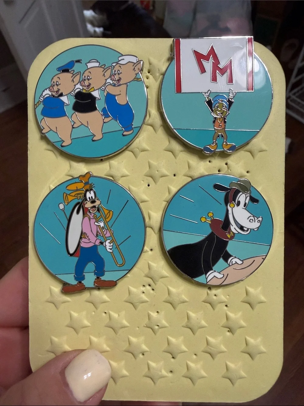 disney mystery pins - mickey mouse clubhouse
